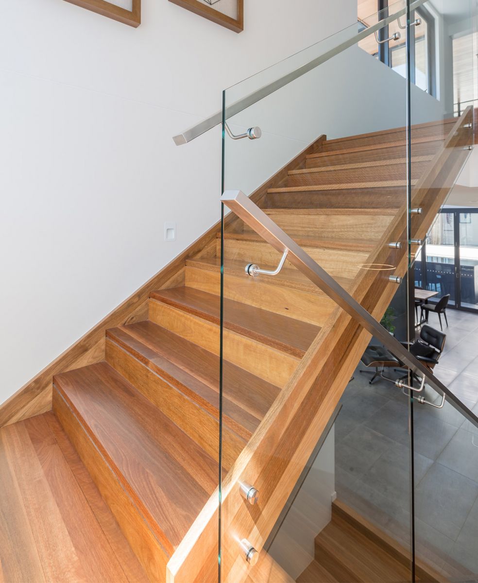 closed stairs design